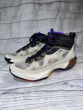 Nike Air Jordan 37 Beyond Borders size 8.5 M